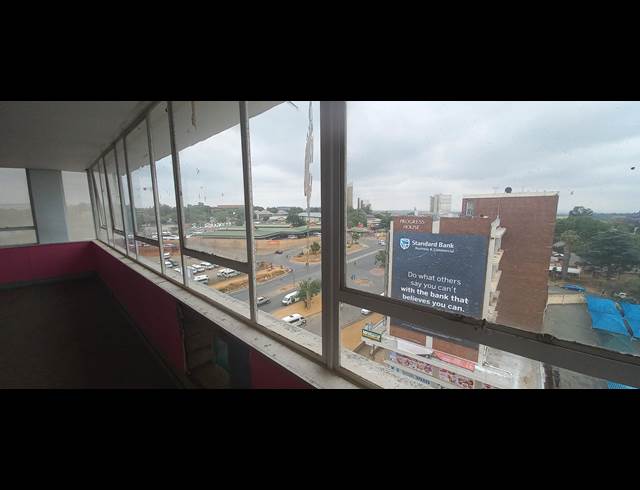 536M² BUSINESS TO LET IN BORDEAUX