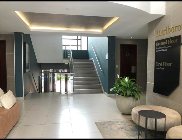 448M² OFFICE TO LET IN HYDE PARK