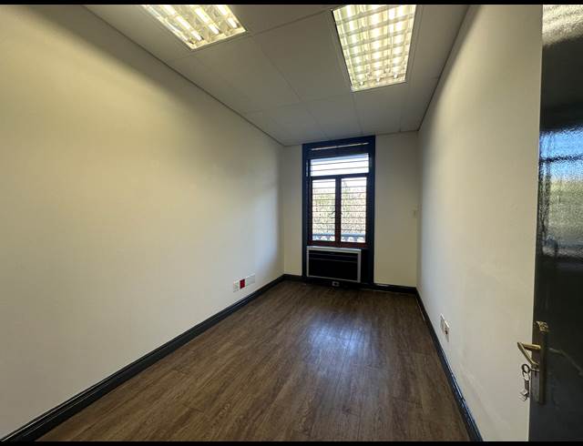 162M² OFFICE TO LET IN SANDTON CENTRAL