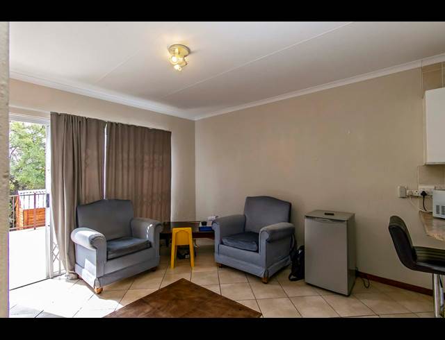 2 BEDROOM SIMPLEX RENTED IN WILGEHEUWEL