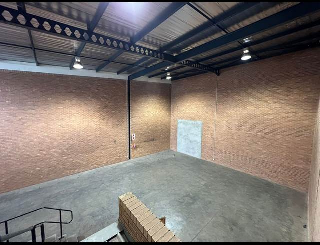 284.20M² WAREHOUSE TO LET IN DRIEHOEK