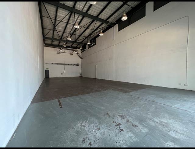 251M² WAREHOUSE TO LET IN HIGHVELD