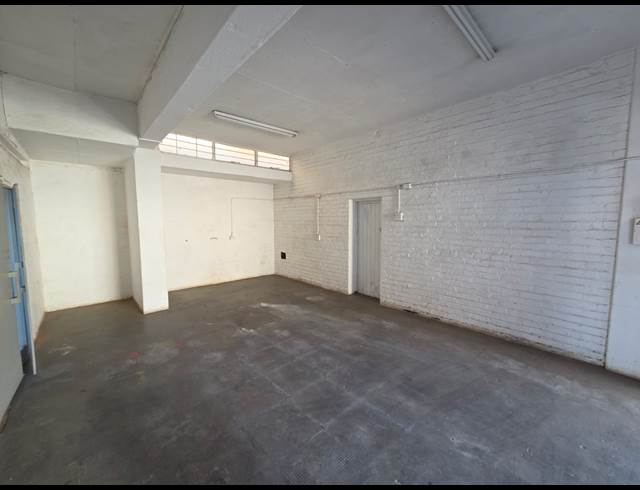 41M² WAREHOUSE TO LET IN KOEDOESPOORT INDUSTRIAL