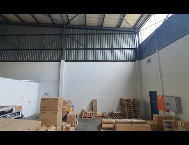 530M² WAREHOUSE TO LET IN LINBRO PARK