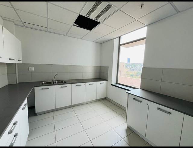 4,435M² OFFICE TO LET IN WATERFALL