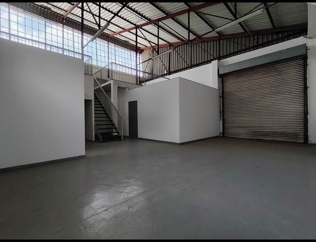 154M² WAREHOUSE TO LET IN STEELEDALE