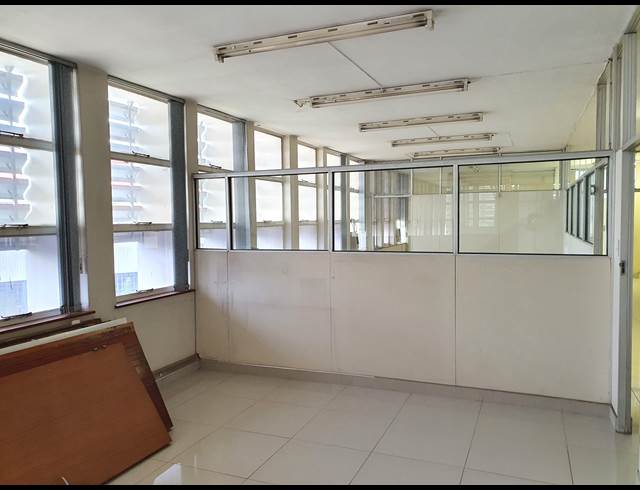 300M² OFFICE TO LET IN ALBERTON NORTH