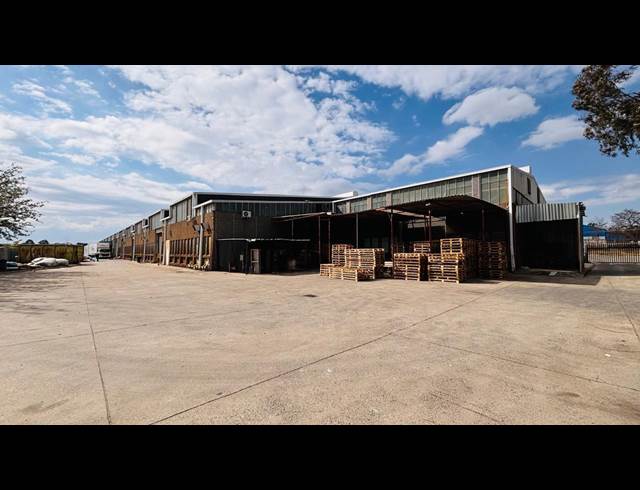 24,253M² WAREHOUSE TO LET IN STORMILL