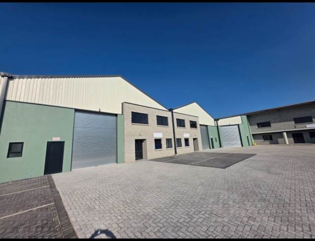 700M² WAREHOUSE TO LET IN FIRGROVE INDUSTRIAL ESTATE