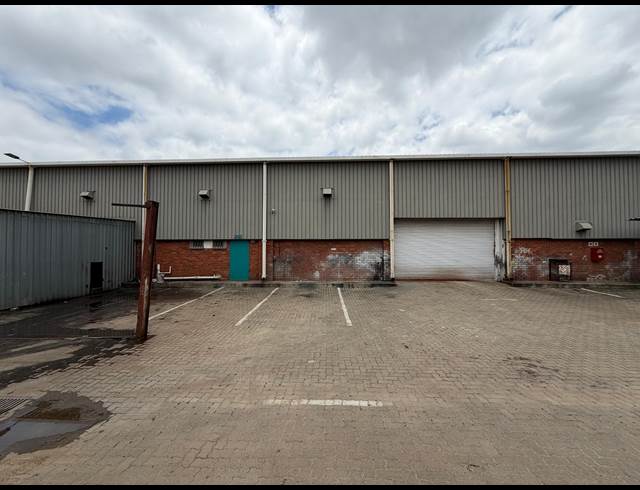 560M² WAREHOUSE TO LET IN HALFWAY HOUSE