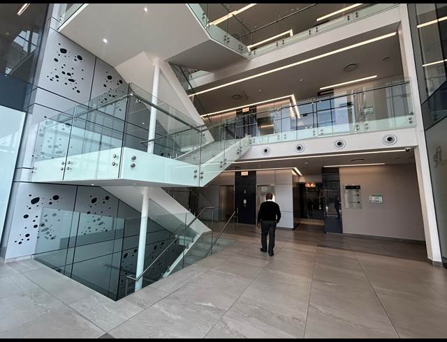 442M² OFFICE TO LET IN WATERFALL