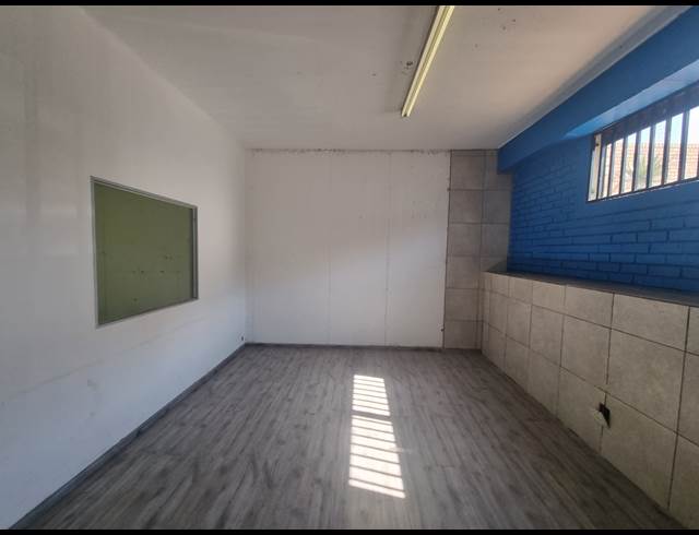 512M² WAREHOUSE TO LET IN ORMONDE