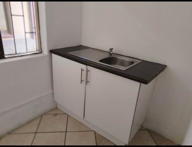 65M² OFFICE TO LET IN SONHEUWEL