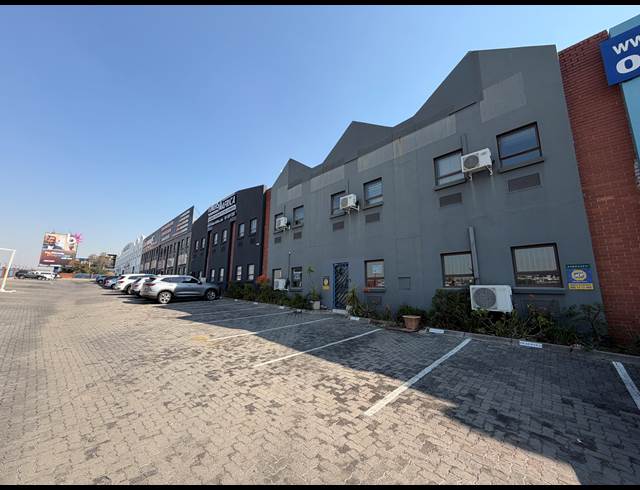 662M² WAREHOUSE TO LET IN STRIJDOMPARK