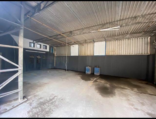 1,160M² WAREHOUSE TO LET IN SPRINGFIELD