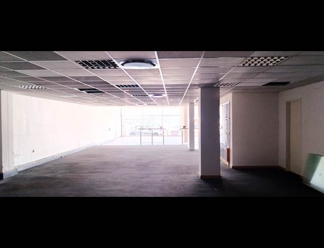 1,570M² RETAIL TO LET IN SONHEUWEL