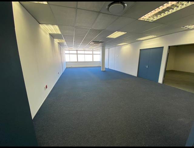563M² OFFICE TO LET IN MILNERTON RIDGE