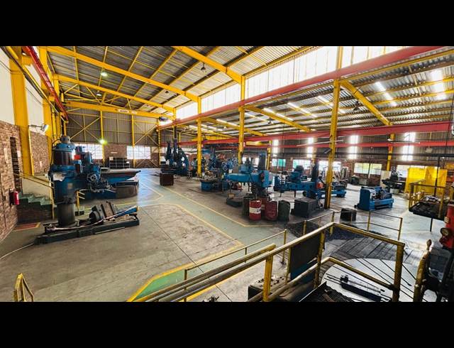 2,300M² WAREHOUSE TO LET IN ROBERTVILLE