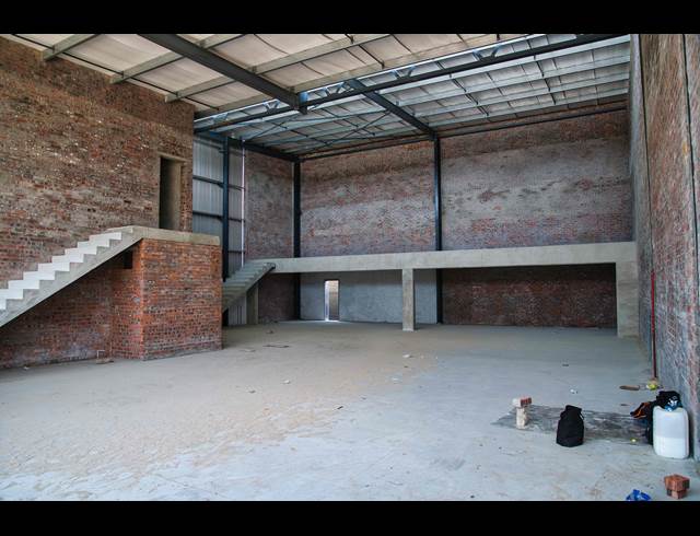 1,242M² WAREHOUSE TO LET IN FIRGROVE INDUSTRIAL ESTATE