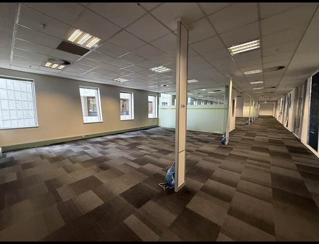 1,742M² OFFICE TO LET IN SANDTON CENTRAL