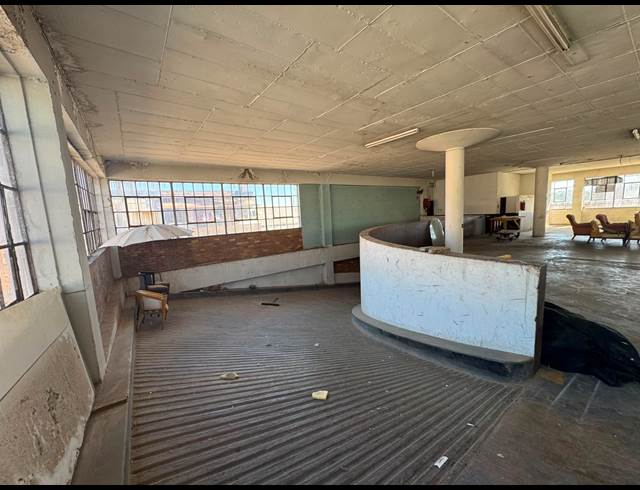 1,850M² WAREHOUSE TO LET IN BOOYSENS RESERVE