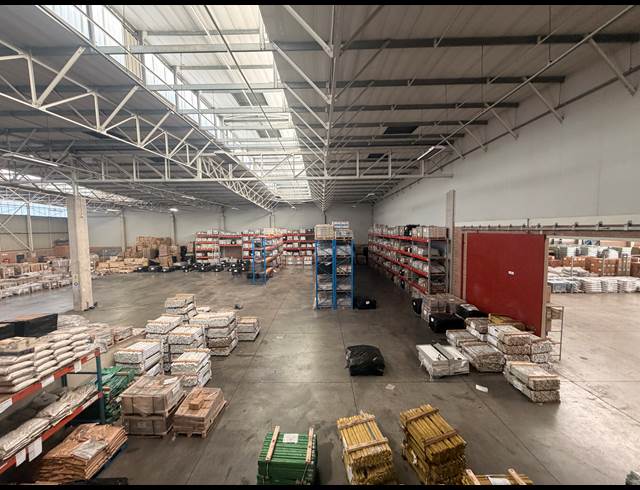 2,498M² WAREHOUSE TO LET IN GOSFORTH PARK