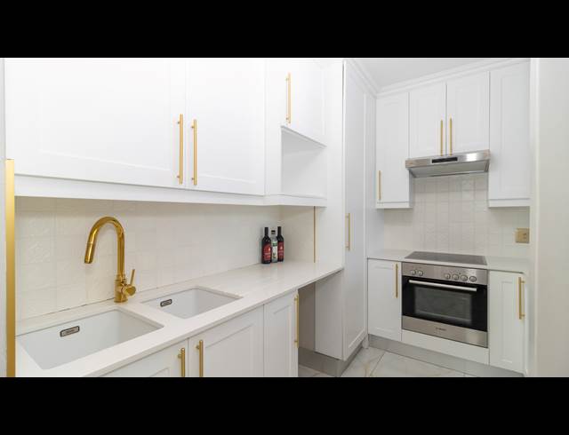 2 BEDROOM APARTMENT TO LET IN BEACHFRONT