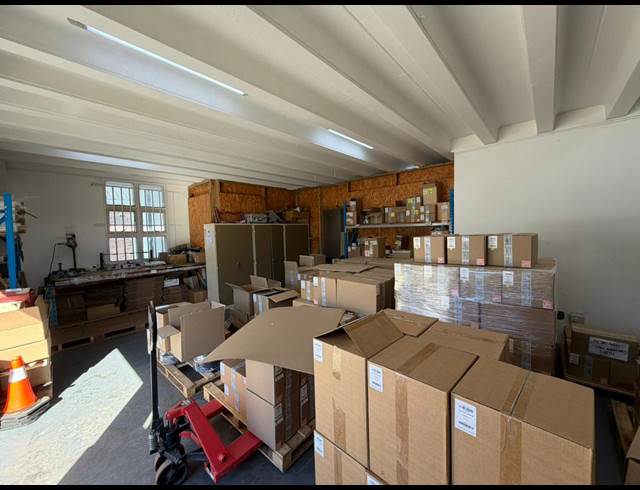 200M² WAREHOUSE TO LET IN OTTERY