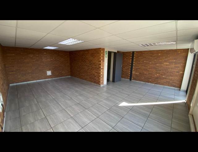 355M² WAREHOUSE TO LET IN HENNOPSPARK