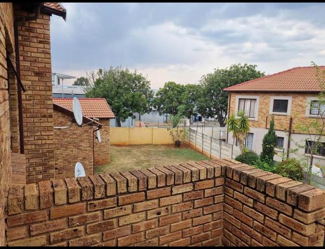 2 BEDROOM PROPERTY TO RENT IN HAMBERG