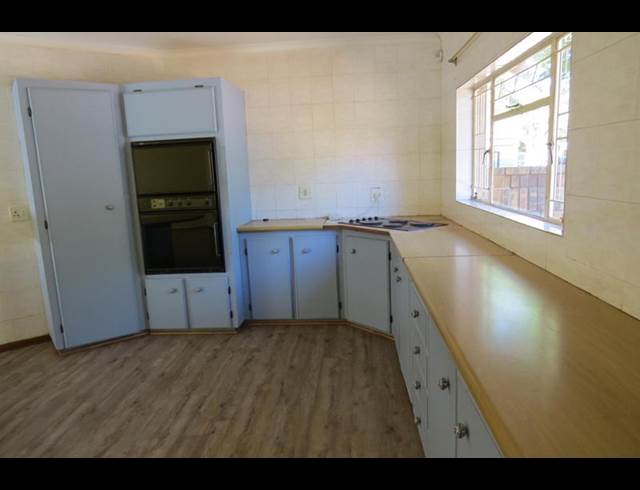 3 BEDROOM PROPERTY TO RENT IN CHROOM PARK