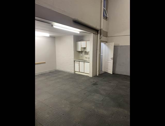 247M² WAREHOUSE RENTED IN CAPRICORN