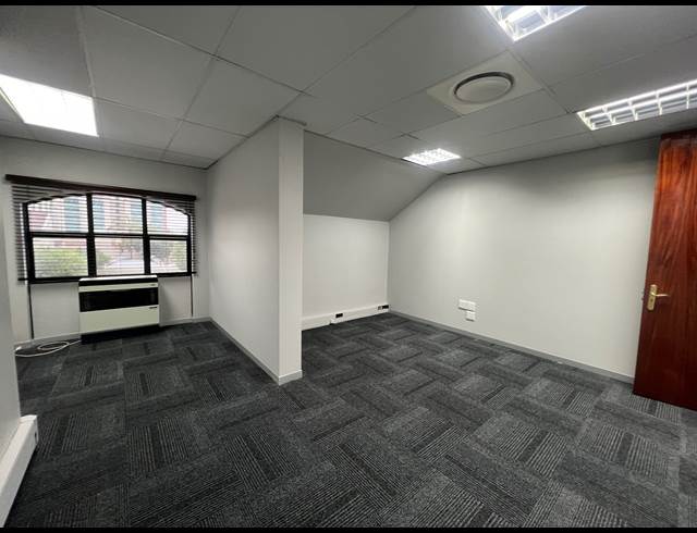 25M² SERVICED OFFICE TO LET IN ROSEBANK