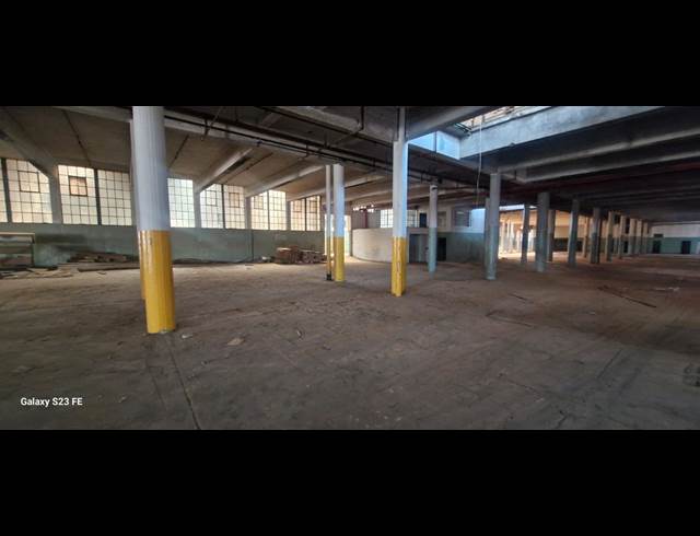 2,300M² WAREHOUSE TO LET IN SELBY