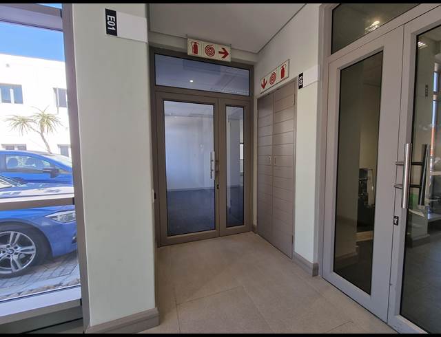 98M² OFFICE TO LET IN CENTURY CITY