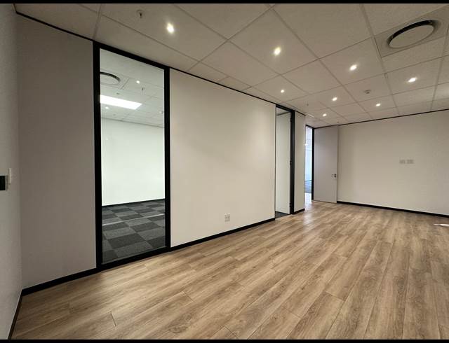 180M² OFFICE TO LET IN GLENADRIENNE EAST