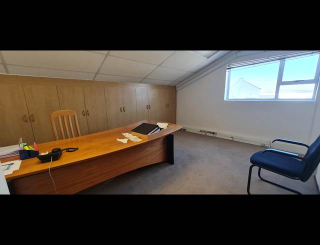 298M² FACTORY TO LET IN DIEP RIVER