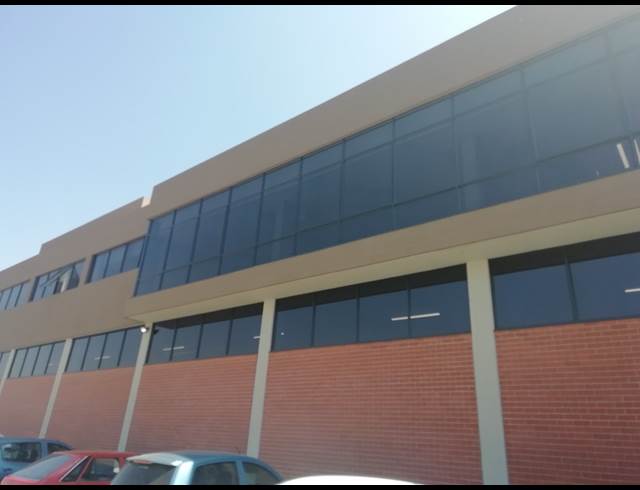 9,011M² WAREHOUSE TO LET IN POMONA