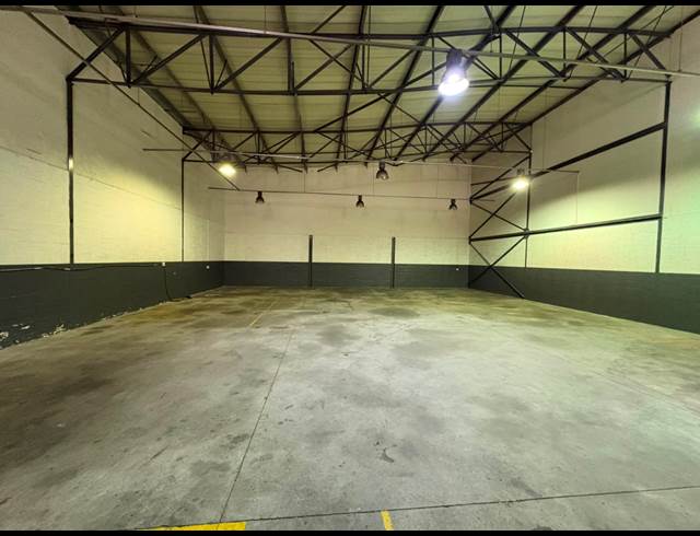 329M² WAREHOUSE TO LET IN PAARDEVLEI