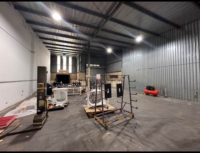 410M² WAREHOUSE TO LET IN MOUNT EDGECOMBE