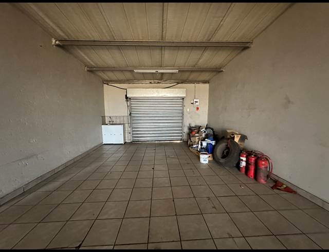 160M² RETAIL TO LET IN NAAUWPOORT