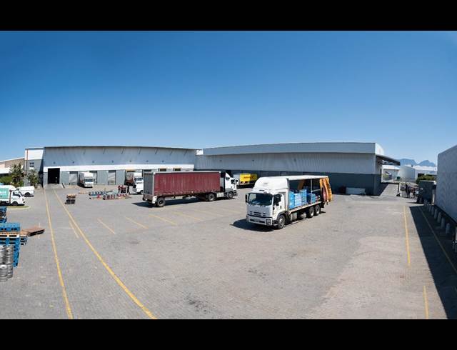 4,854M² WAREHOUSE TO LET IN AIRPORT INDUSTRIA