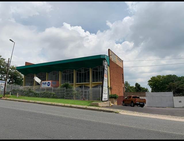175M² WAREHOUSE RENTED IN STRIJDOMPARK