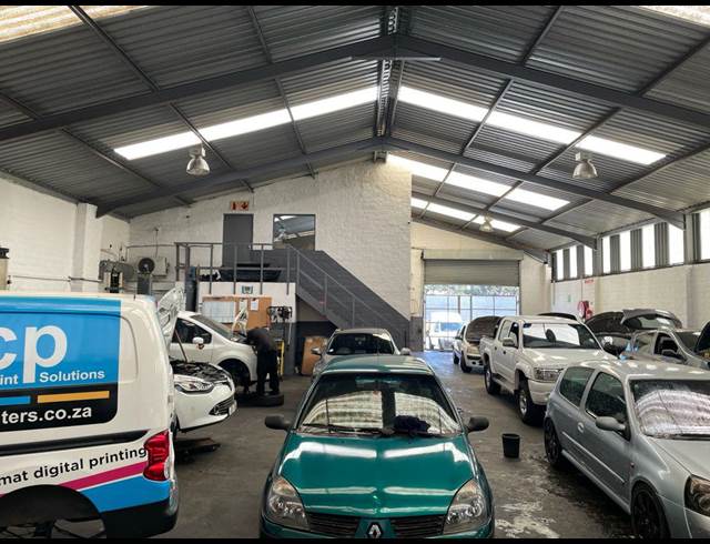 435M² WAREHOUSE TO LET IN STIKLAND INDUSTRIAL