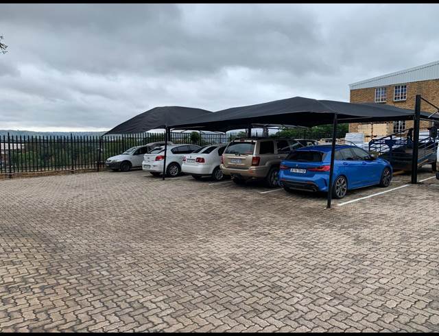 344M² WAREHOUSE TO LET IN LASER PARK