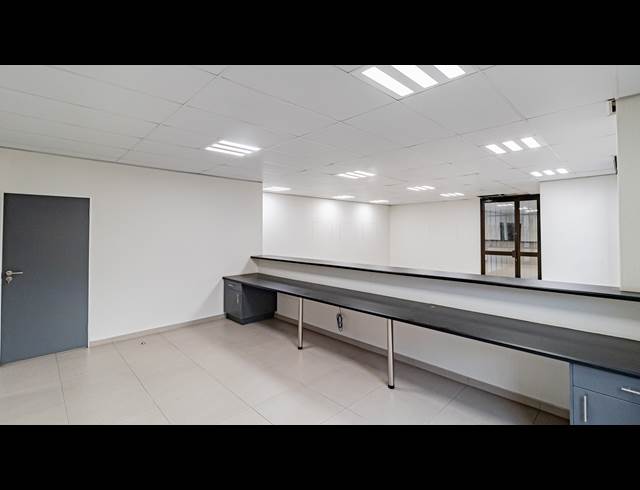 216M² OFFICE TO LET IN ROSEBANK