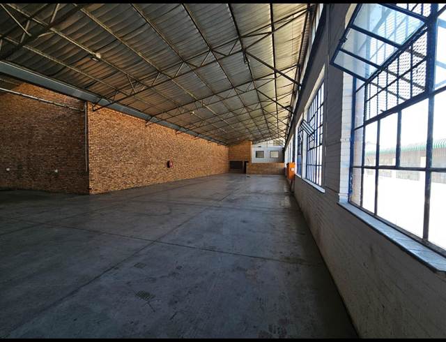 750M² WAREHOUSE TO LET IN TULISA PARK