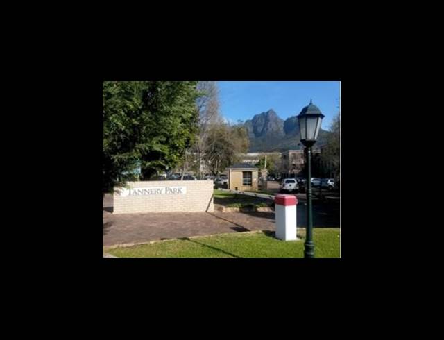 307M² OFFICE RENTED IN RONDEBOSCH