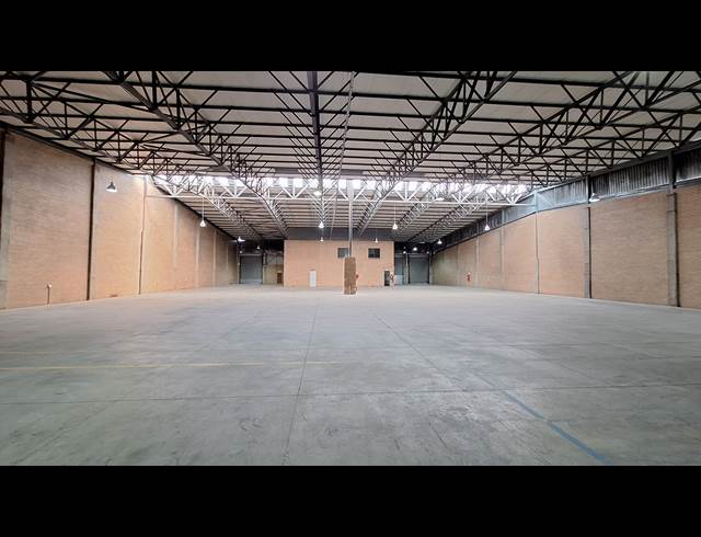 2,418M² WAREHOUSE TO LET IN NORTH RIDING