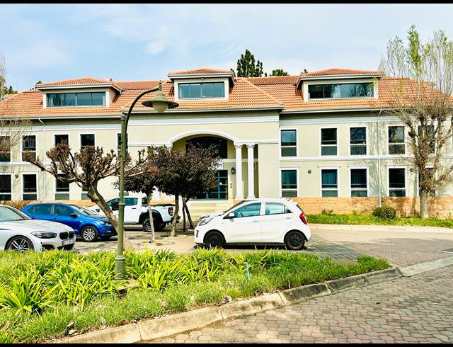 325.90M² OFFICE TO LET IN WOODMEAD